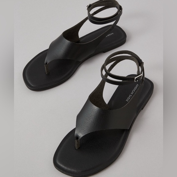 American Eagle Hooded Thong Black Sandals - Picture 1 of 4